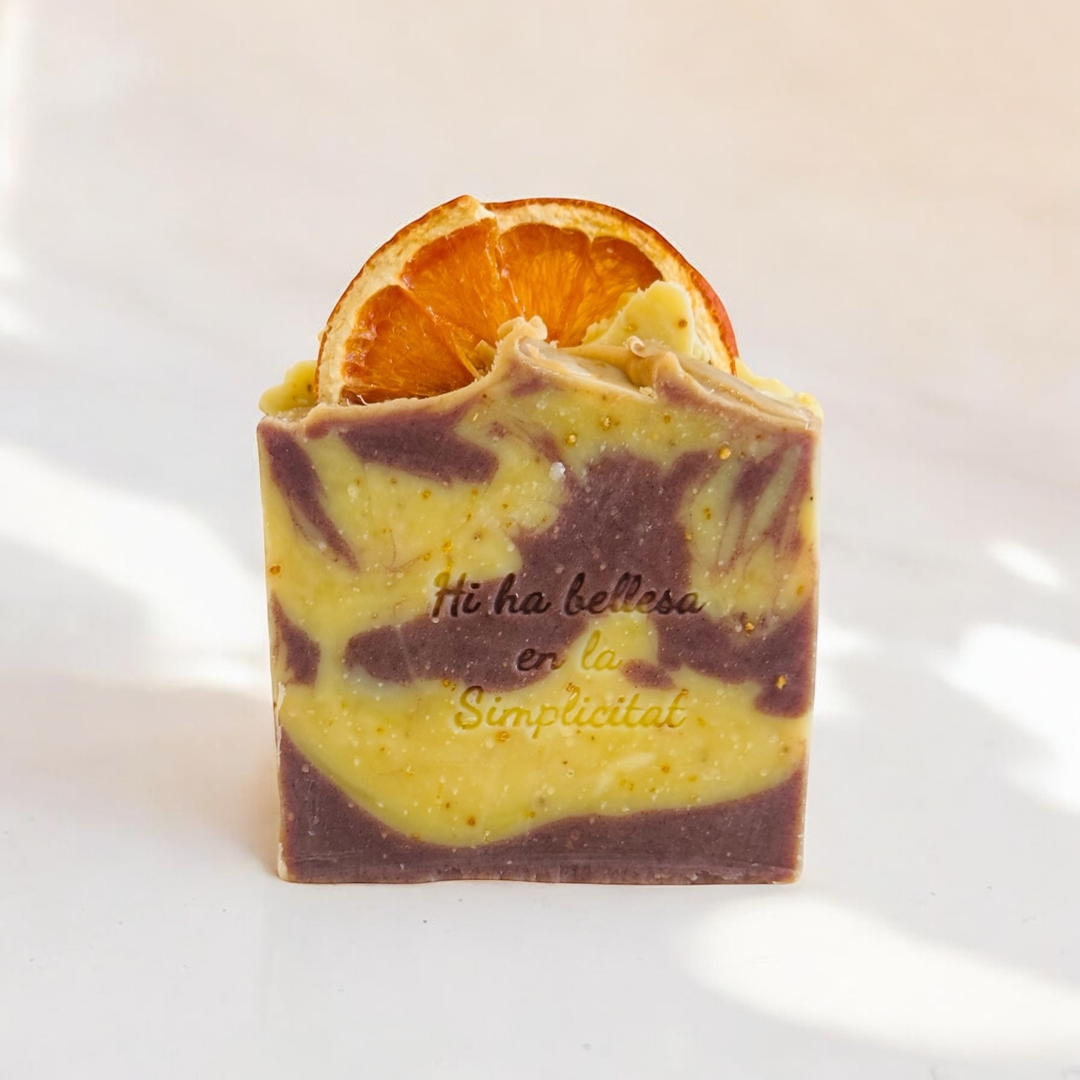 Jabón artesanal de naranja y canela