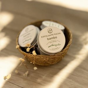 Exfoliante facial de bambú y lavanda