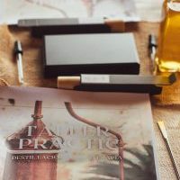 Taller de destilación de plantas